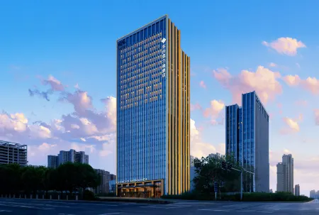 George Morandi Hotel Urumqi Отели рядом с достопримечательностью «Xinjiang University of Engineering (Tianjin Road Campus)»