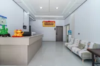 Xijiang Xinhao Chinese Inn (Qianhu Miao Village West Gate Tourist Service Center) - 2-Star