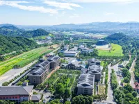 安吉中南度假·東非草原酒店 鄰近中南百草原-長頸鹿館的酒店