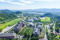 Zhongnan Vacation East Africa Prairie Hotel Hotels near Zhong Nan Bai Cao Yuan