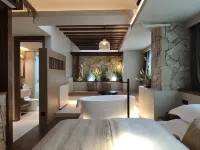 Tongshe Wild Luxury Homestay (Wanda Plaza Branch)