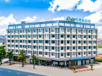 City Comfort Inn (Zhaoqing Huaiji Commercial Pedestrian Street) CPC Zhaoqing Party School Huaiji Branch 주변 호텔