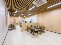 和悅酒店 فنادق في بينف خه