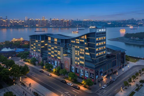Wuhan Jiangying High-Rise Riverfront Hotel