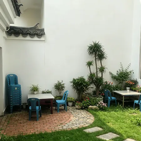 Warm Villa Inn