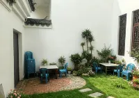 Warm Villa Inn