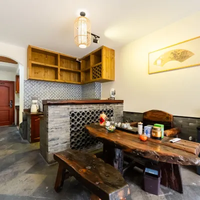 Zizai Xiaozhu Homestay 이푸 가든 주변 호텔