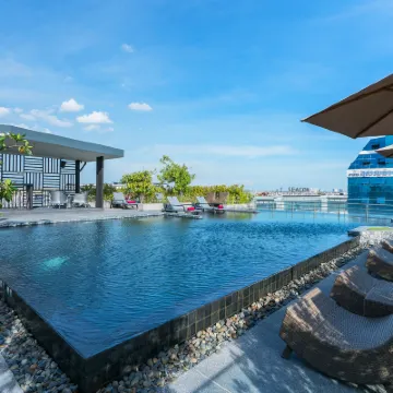 De Botan Srinagarindra Hotels near Train Night Market