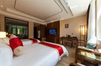 Rouhau White House Hotel