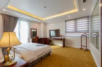 THE SHINE HOTEL