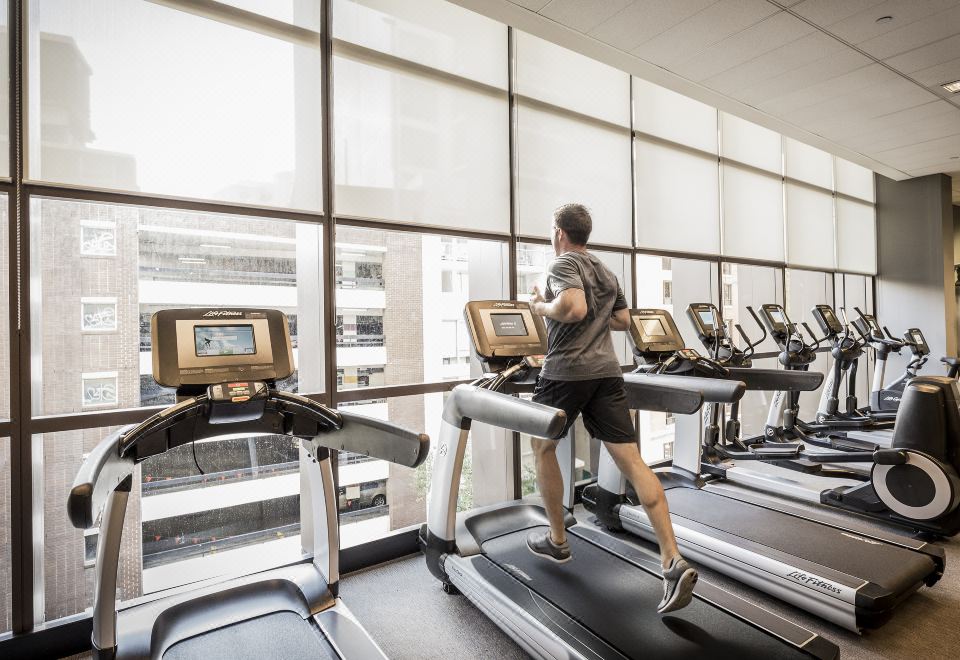 프레이저 스위트 시드니의 수영장