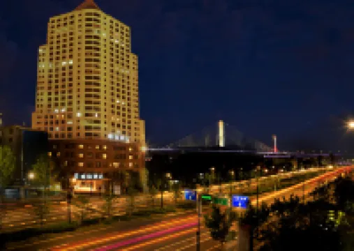 Waiting Hotel (Shanghai Bund Nampho Bridge Subway Station) Hotels near Dongjiadu Catholic Church