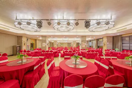 Huaying Liangtai International Hotel