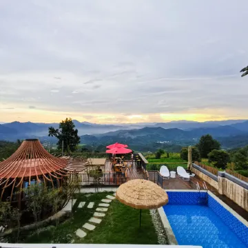 Shambhala Meshe Yunshang Tea Garden Resort Hotel