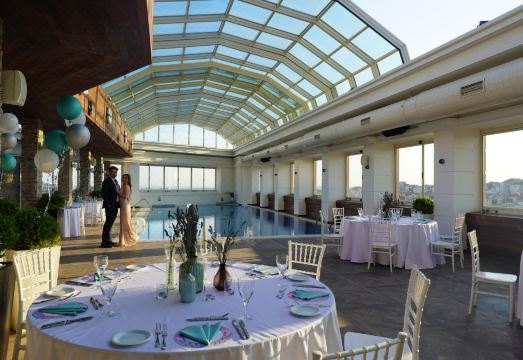 2. 라마다 플라자 ..