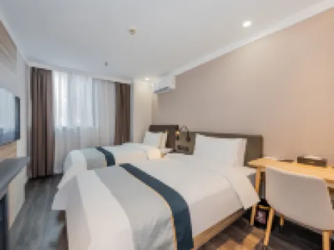 Homeinn Selected Hotel (Shanghai Zhangjiang Hi-Tech Guanglan Road Subway Station) Hotels in Shanghai