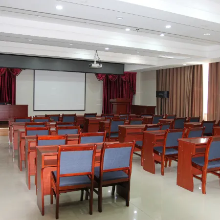 Borrman Hotel (Zhangye Shandan)
