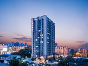 Echarm Hotel (Liuzhou Liunan Wanda Plaza Liuyong Road )