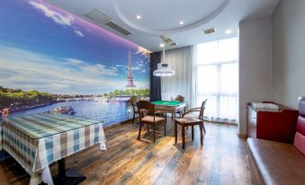 James Joyce Coffetel (Wuhan Happy Valley Renhe Road Metro Station) - Housity