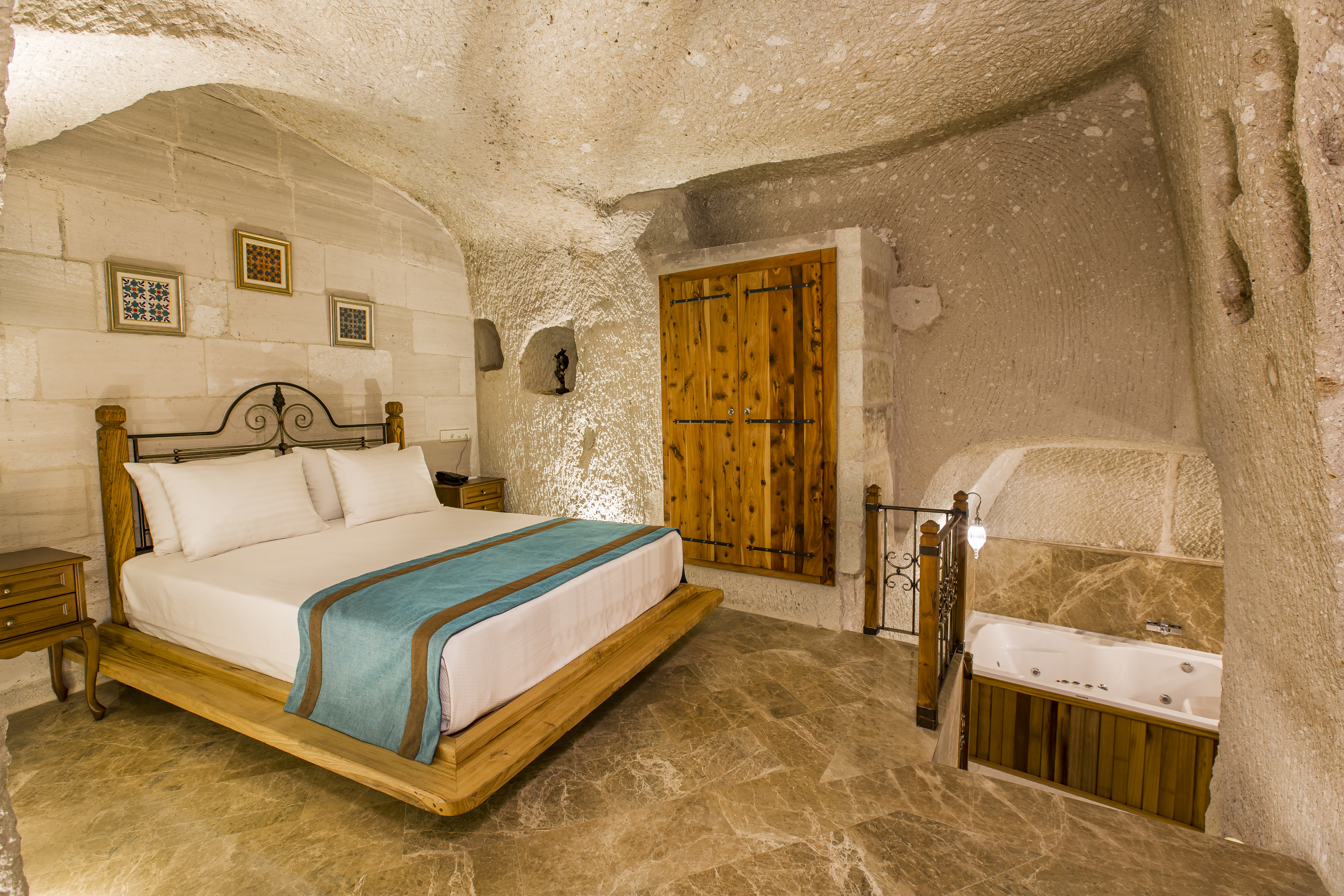 Imperial Cave Suites & SPA