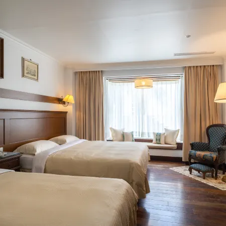 Shangri-La Boutique Hotel