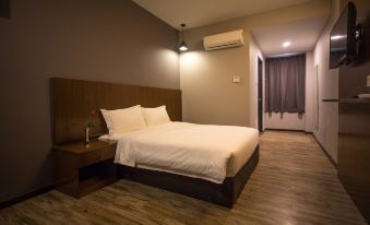 3-Plus Hotel