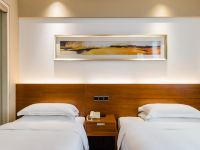 麦新格精品酒店(上海浦东机场店) - 特惠双床房