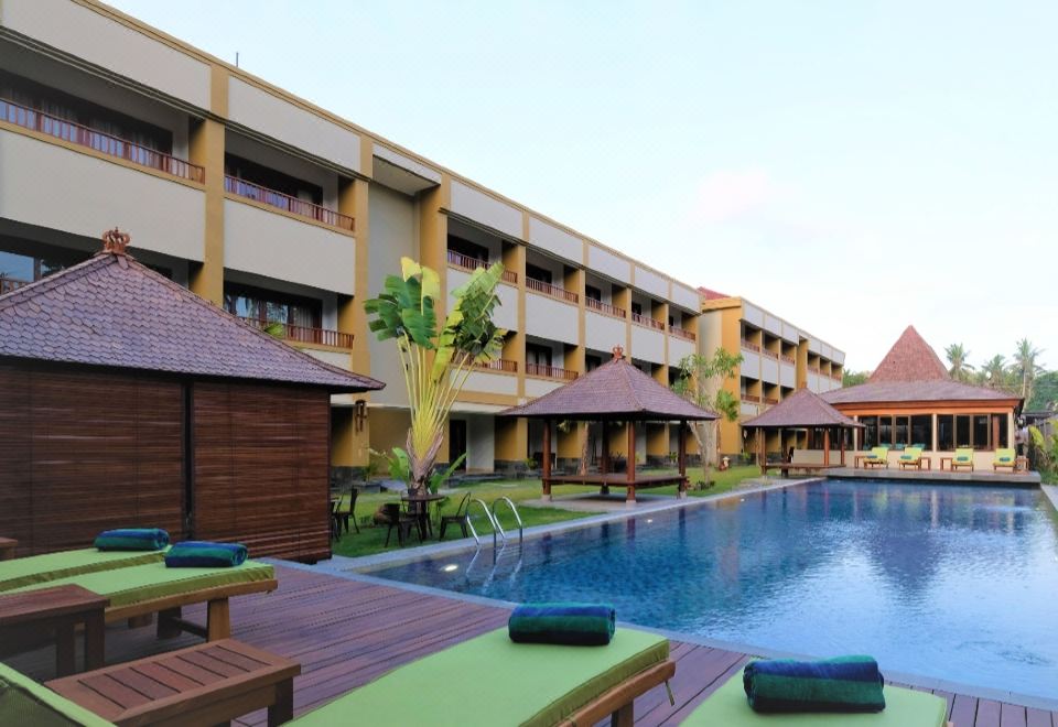 시마 호텔 쿠타 롬복