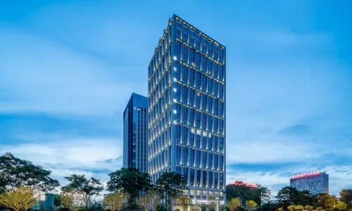 Luxotel International Hotel