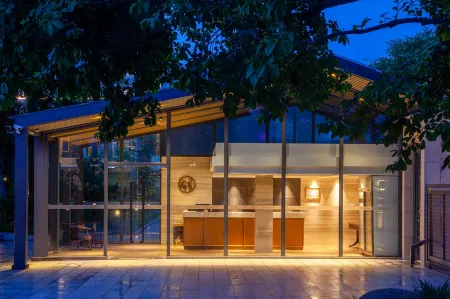 Yueheju Guesthouse Отели рядом с достопримечательностью «Xuejinyan Former Site»