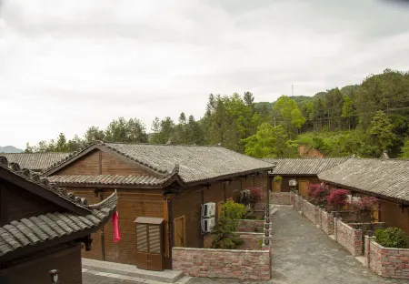Enshi Panshan Yunyin Homestay Отели рядом с достопримечательностью «Enshi Suobuya Stone Forest Scenic Area»