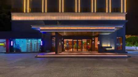 H'elite International Hotel (Zhuhai Couple North Road Sun Yat sen University Store) Отели рядом с достопримечательностью «Zhuhai Branch of Beijing Normal University Dormitory»