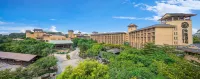 Chimelong Hotel (Guangzhou Chimelong Safari Park) Hotels near Chimelong Paradise