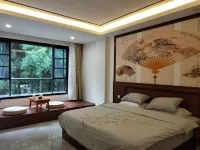 Shuimo Ancient Town Yueyin Shanshui B&B