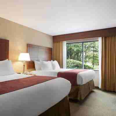 Ramada by Wyndham Toms River Rooms