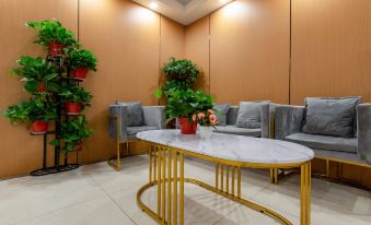 Shell Hotel (Huaibei Golden Eagle Plaza Coach Station)