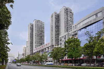 Vienna Zhihao Hotel (Changde Wuling Avenue High-speed Railway Station Store) Hotel dekat Changde Sports Center