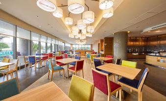 3. Hotel Ch..