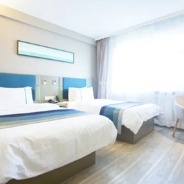 Homeinn Selected Hotel (Heihe Central Avenue Pedestrian Street)