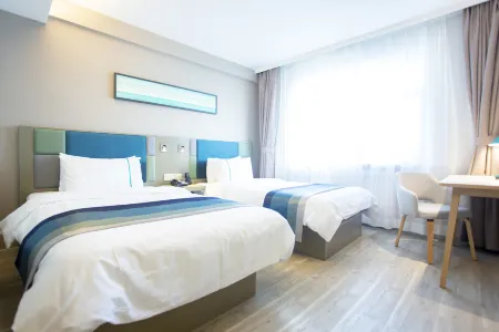 Homeinn Selected Hotel (Heihe Central Avenue Pedestrian Street)