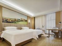 维也纳国际酒店(泸州江阳店) - 高级双床房