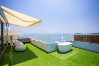 Dongshan if the first Guesthouse Hotels in Stone Scenic Spot In Old Town