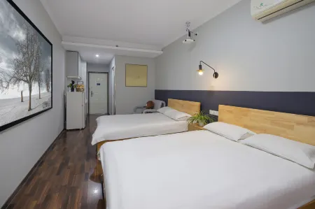 jiamei  cinema Hotel (Nanjing Zhujiang Road subway station store) Отели рядом с достопримечательностью «Nanjing Normal University Suiyuan Campus Multiple-use Gymnasium»