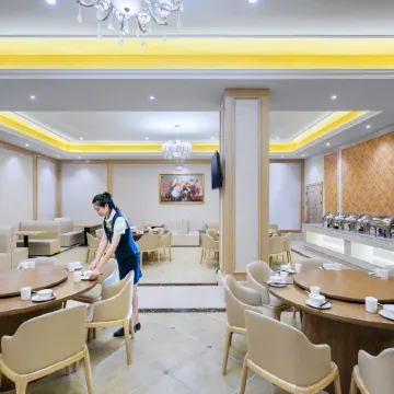 Vienna Hotel (Guangde Development Zone Branch)