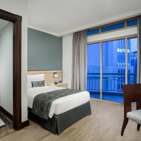 Somerset Grand Citra Jakarta Отели рядом с достопримечательностью «Посольство Ливана»