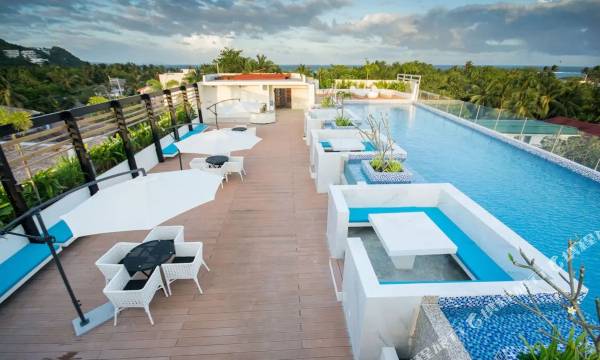 Ferra Hotel and Garden Suites