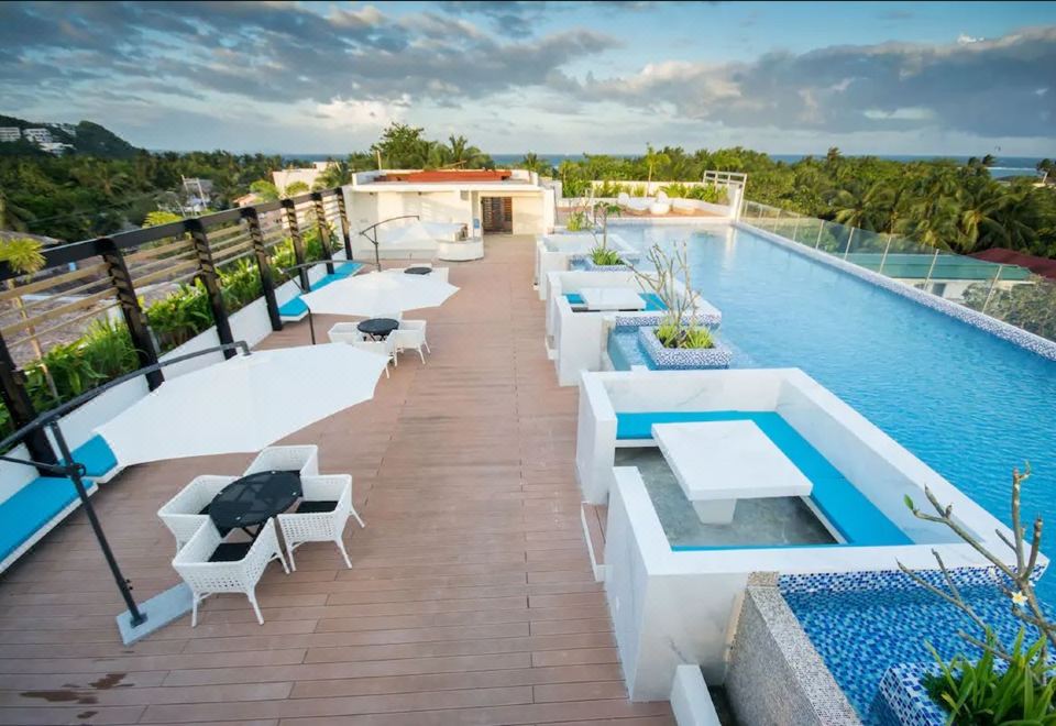 5. 페라 호텔 앤드..