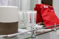 레드도어즈 아파트먼트 - 마르곤다 레지던스 타워 2 Tugu Makara UI 주변 호텔