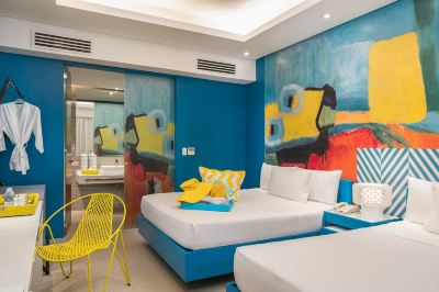 デラックスプールサイドルーム アストリア カレントの写真