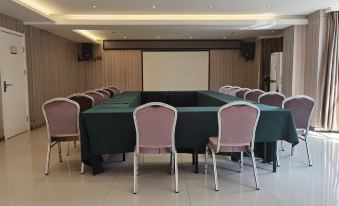 Ease Hotel (Changyang Qingjiang Gallery)